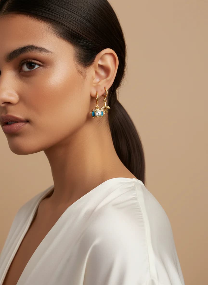 Altın Rengi Seyahat Temalı Üçlü Kombin Küpe Seti