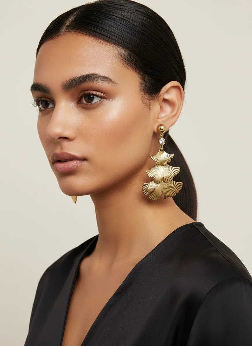 Zarif Altın Rengi Ginkgo Yaprağı Sallantılı Küpe