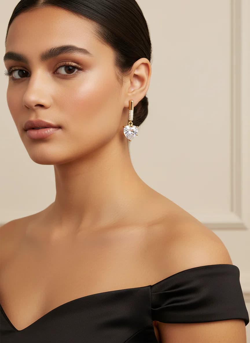 Altın Rengi Kalp Zirkon Taşlı Sallantılı Küpe