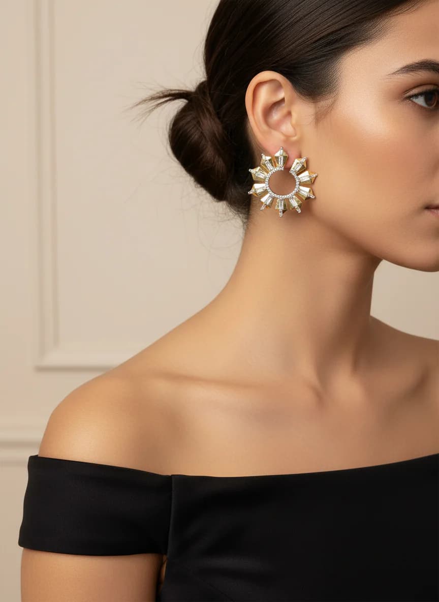 Altın Rengi Zirkon Taşlı Modern Güneş Tasarım Küpe