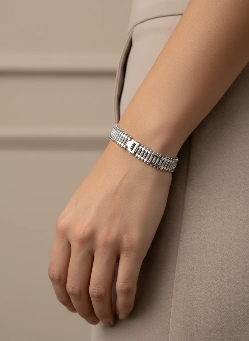 Zarif Gümüş Tonlu Örgü Zincir Kadın Bileklik