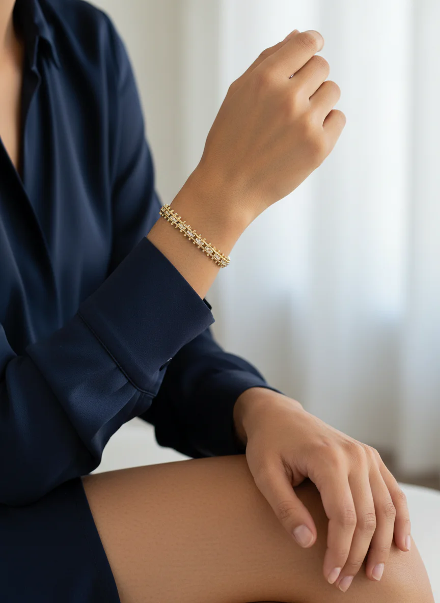 Çift Sıra Zirkon Taşlı Altın Rengi Tasarım Bileklik