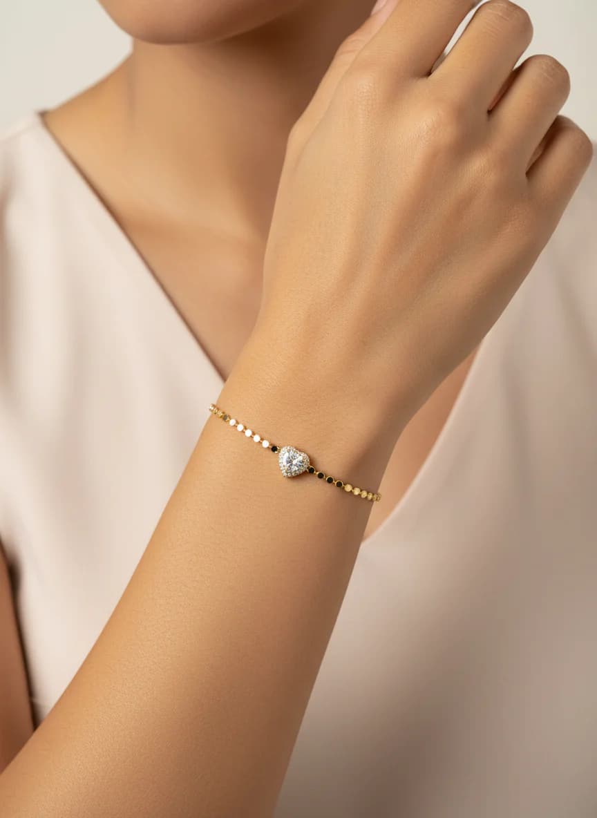 Altın Rengi Kalp Zirkon Taşlı Kadın Şık Bileklik