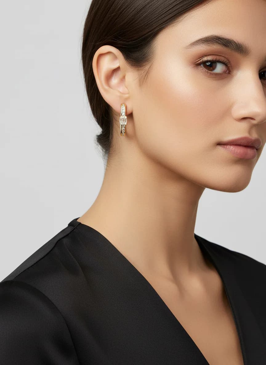 Zarif Altın Rengi Zirkon Taşlı Halka Küpe