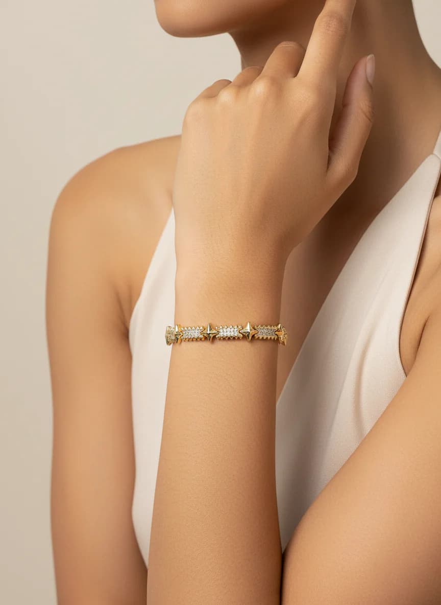 Altın Rengi Yıldız & Zirkon Taşlı Kadın Bileklik