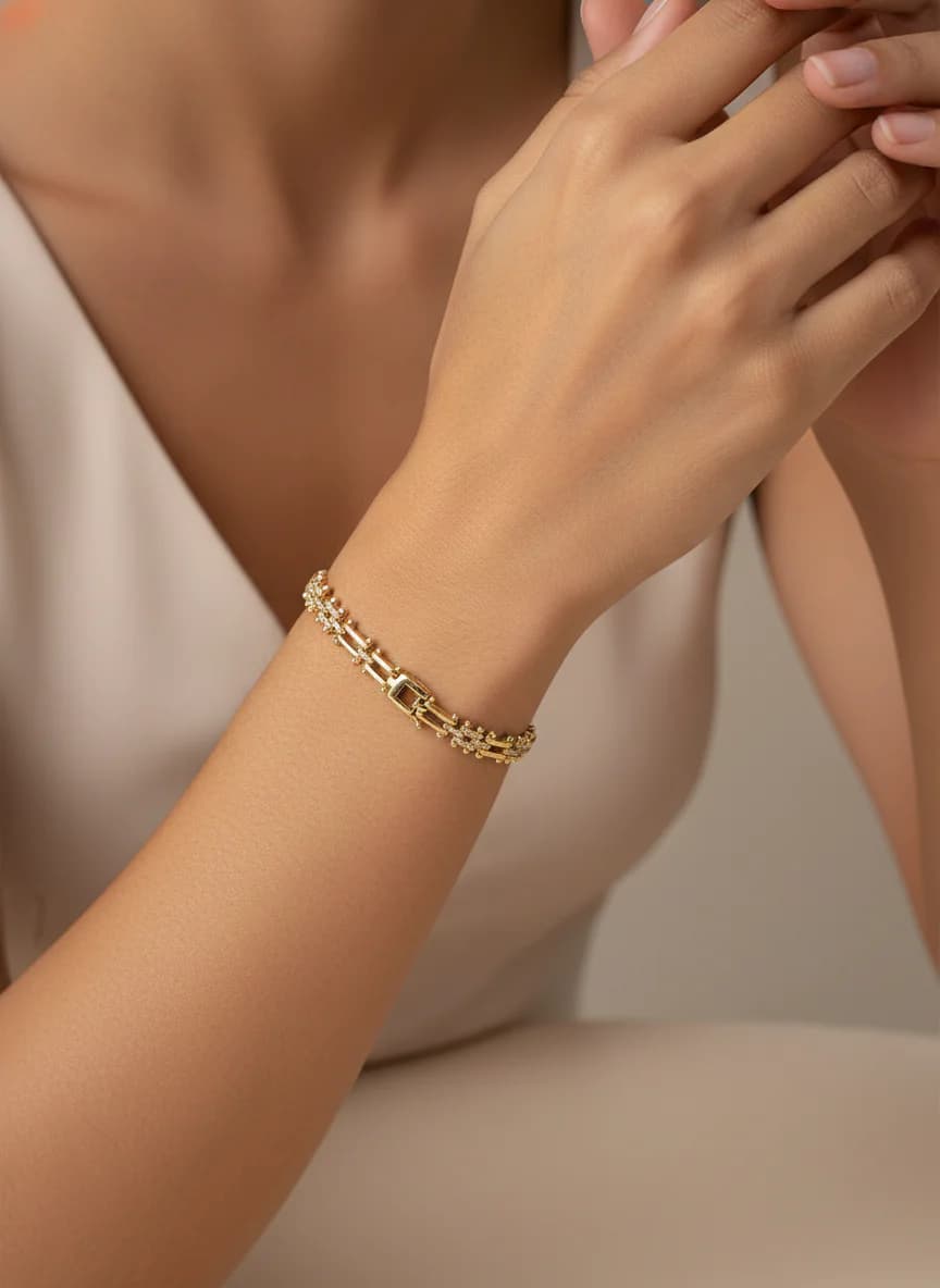 Zirkon Taş Detaylı Altın Rengi Modern Kadın Bileklik