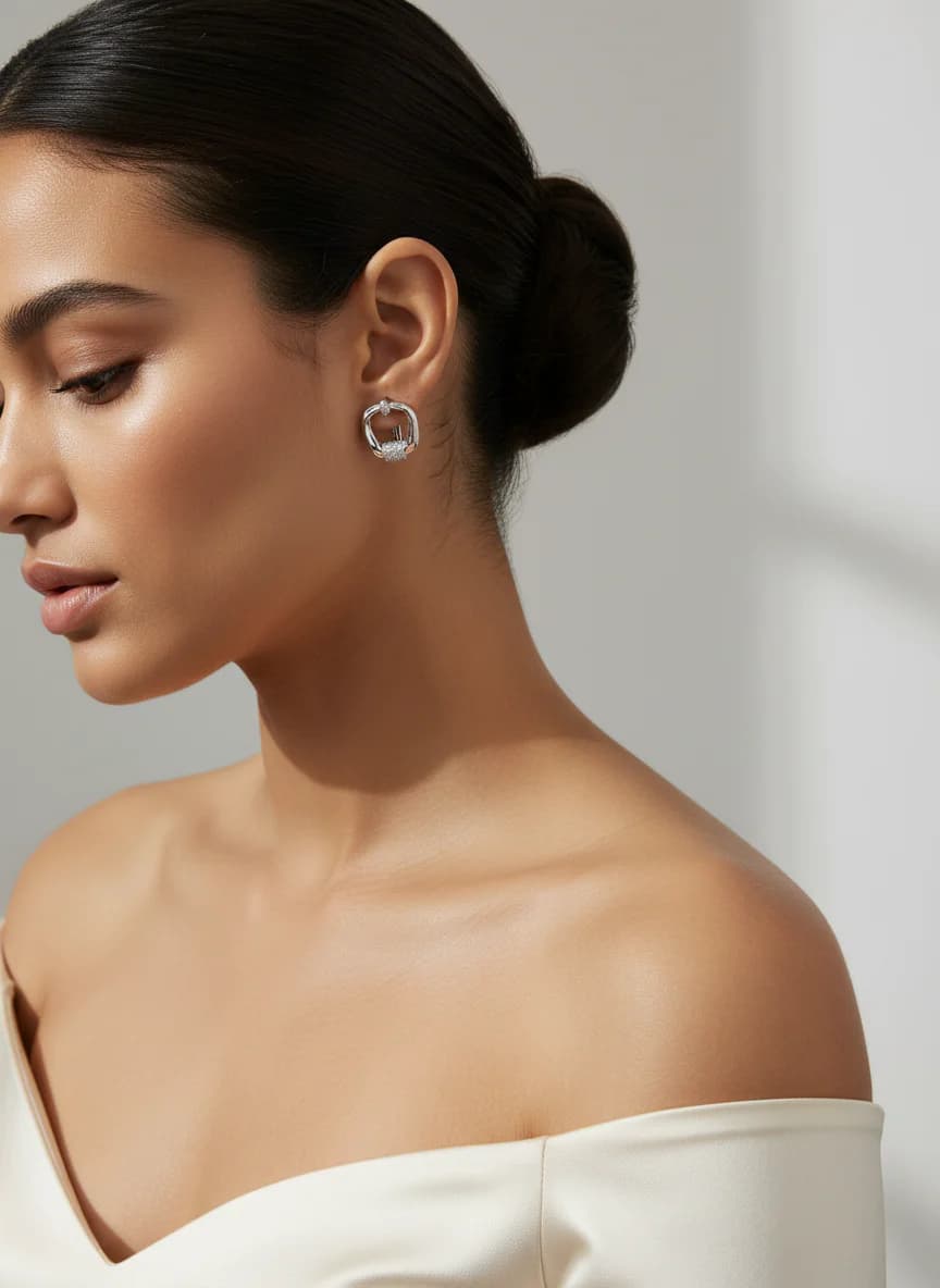 Zirkon Taşlı Modern Gümüş Halka Küpe