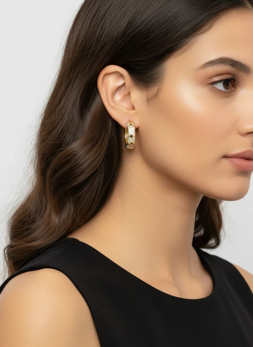 Altın Rengi Taşlı Kalın Halka Küpe - Şık Zirkon