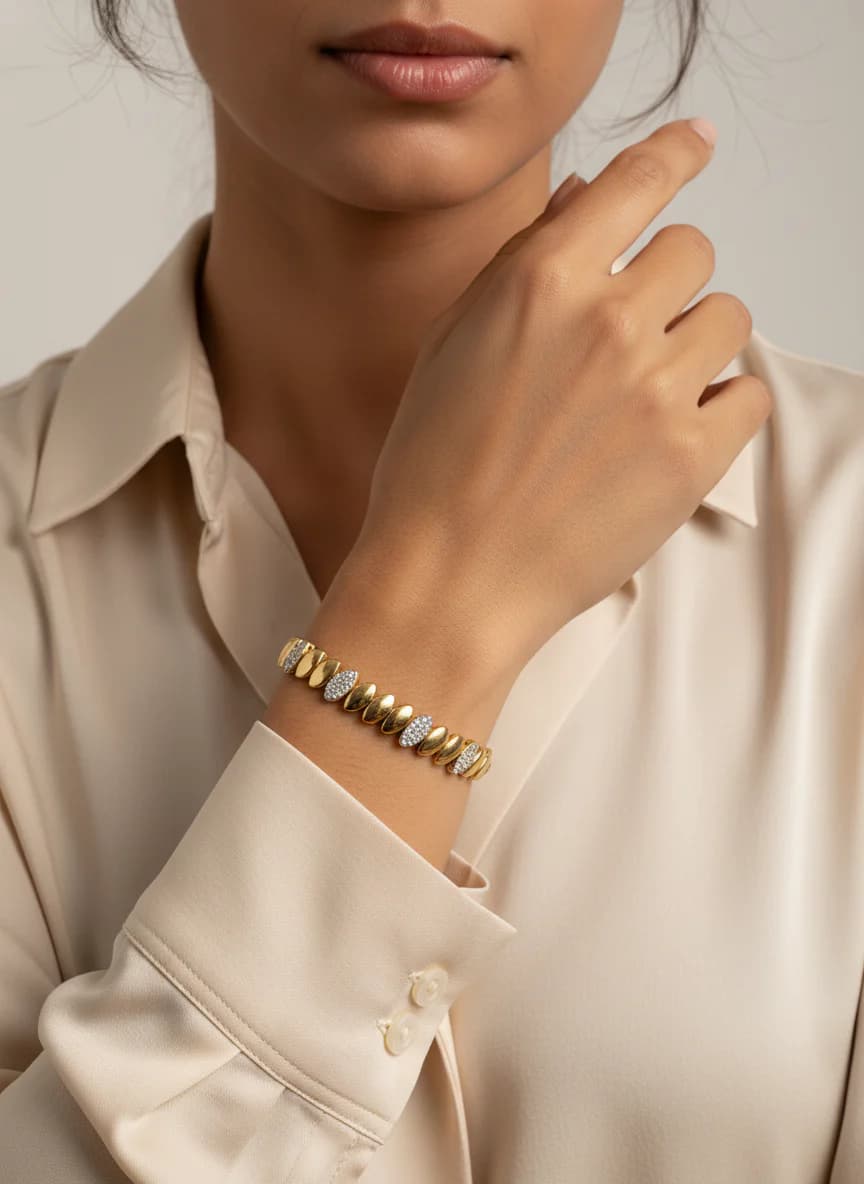 Altın Rengi Oval Taşlı Zarif Kadın Bileklik