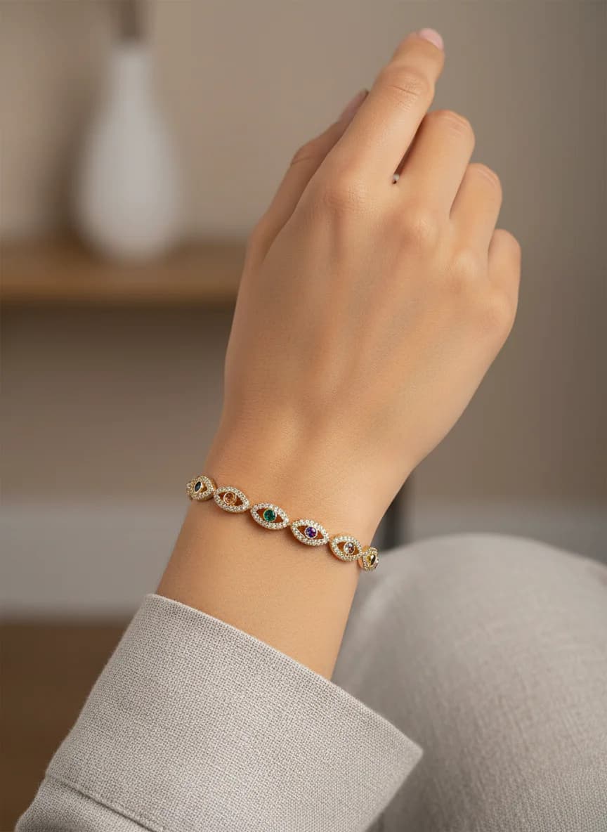 Renkli Taşlı Altın Rengi Nazar Boncuğu Desenli Bileklik
