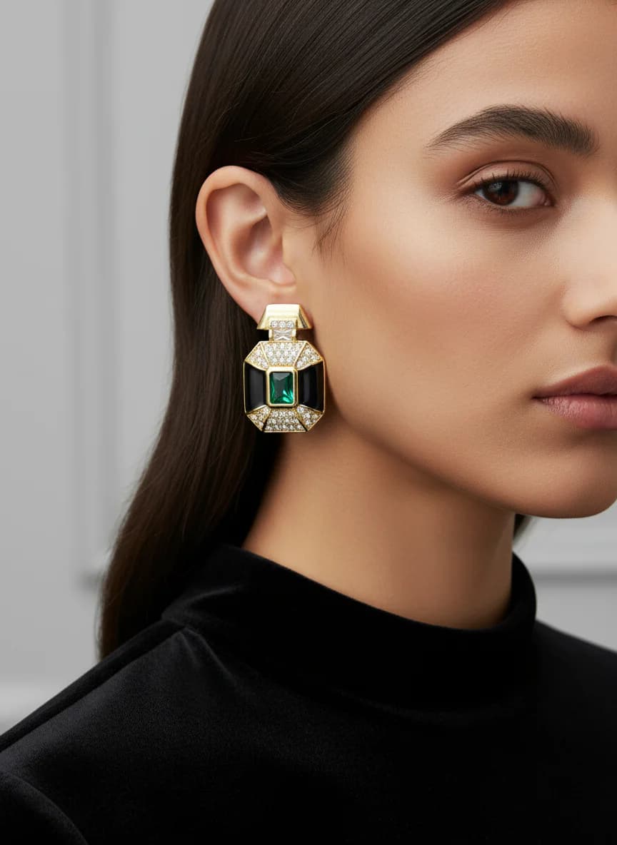 Altın Rengi Zümrüt Yeşil Siyah Taşlı Şık Kadın Küpe