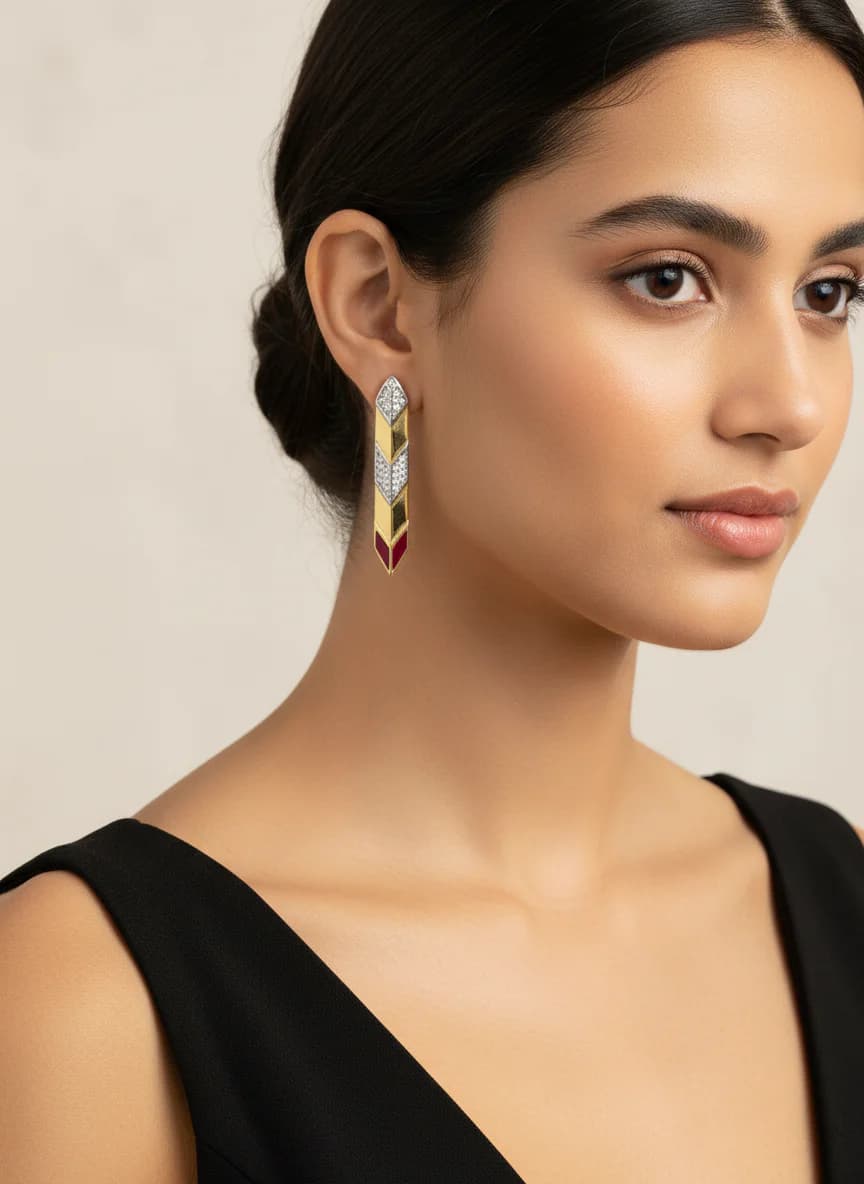 Altın Gümüş Tonlu Taşlı Geometrik Uzun Küpe