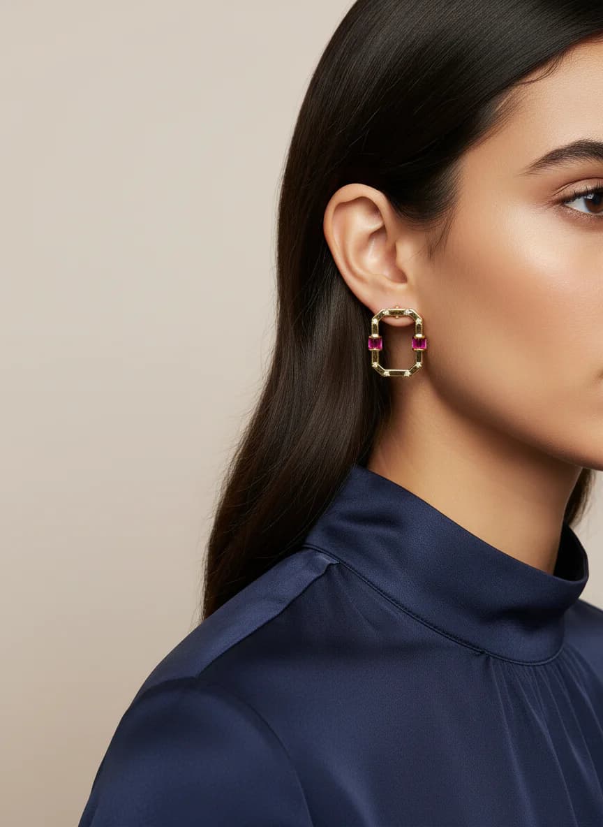 Modern Sekizgen Fuşya Taşlı Altın Rengi Küpe