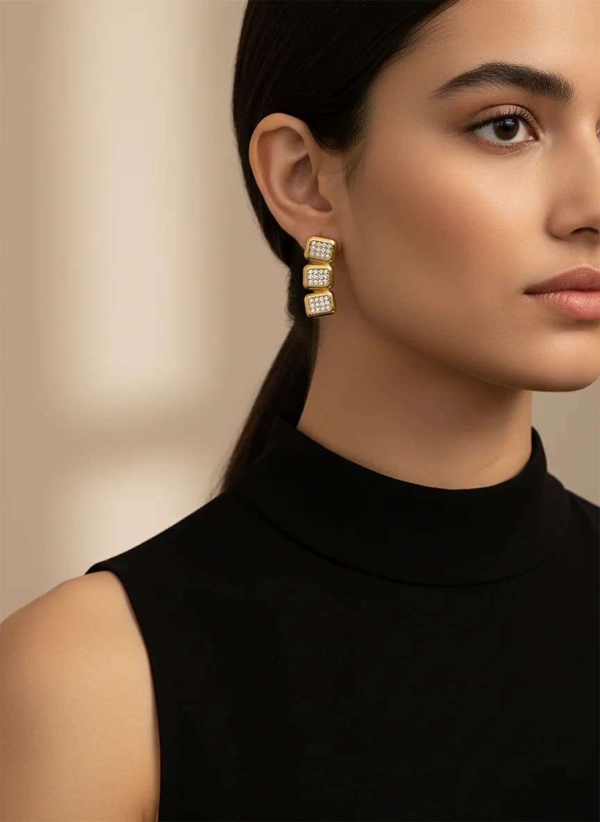 Rose Altın Rengi Dikdörtgen Zirkon Taşlı Modern Sarkıt Küpe