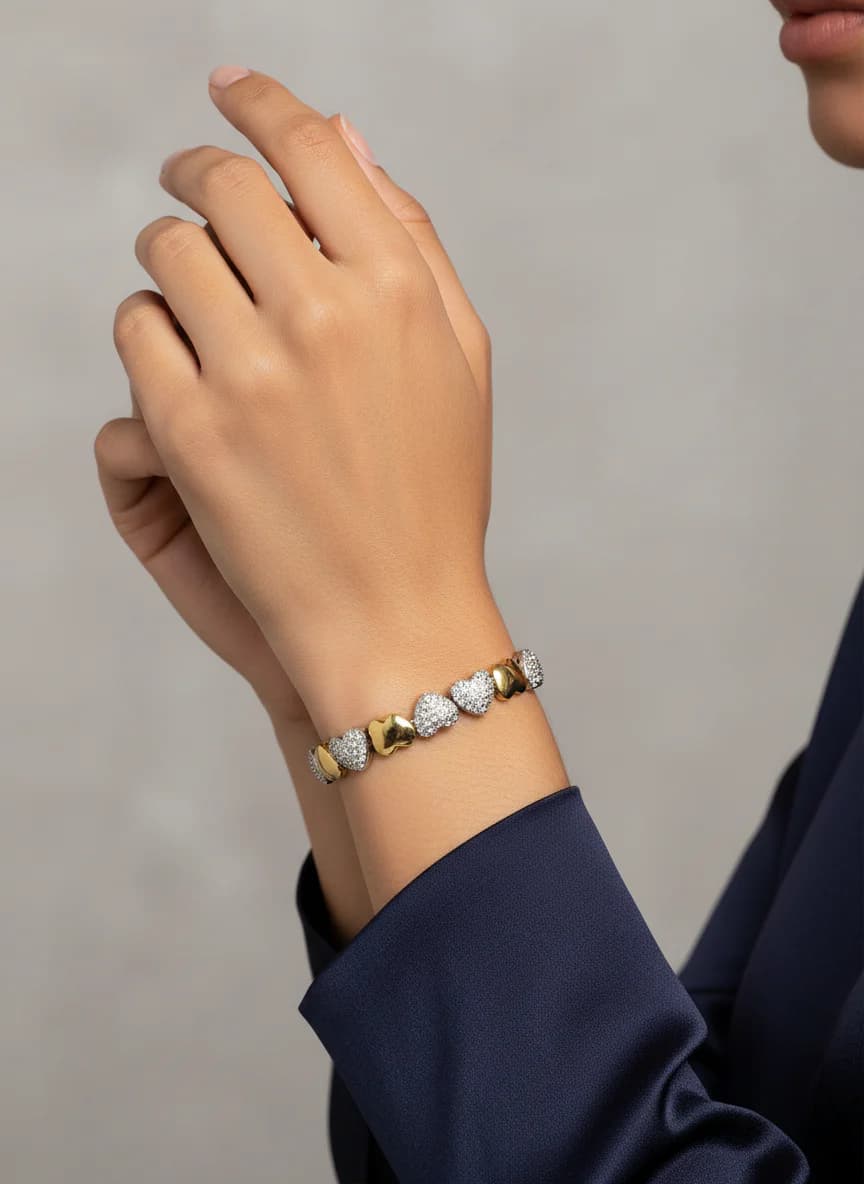 Altın ve Zirkon Taşlı Kalp Tasarım Kadın Bileklik