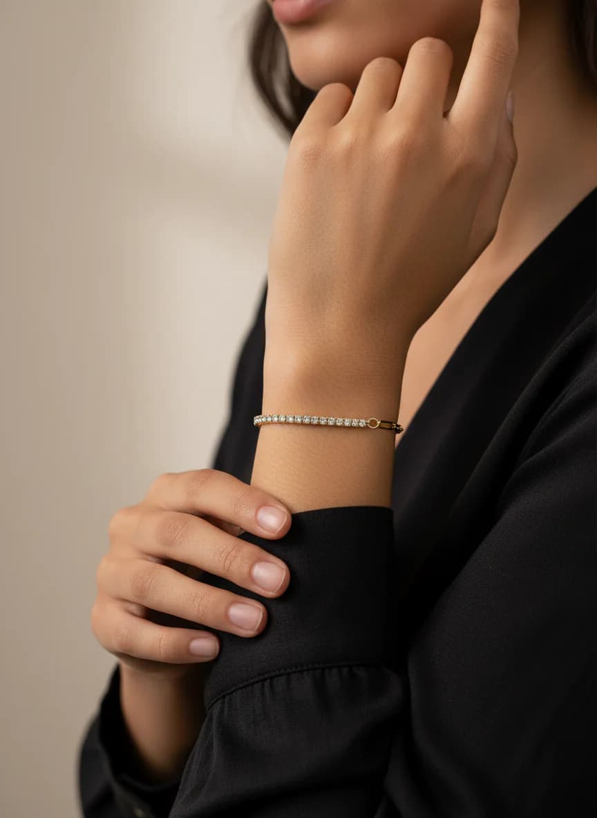 Gold Taşlı ve Zincirli Asimetrik Kadın Bilekliği