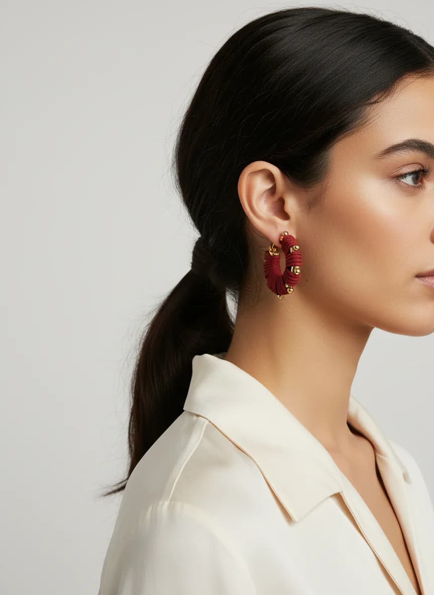 Kırmızı Sargılı Altın Rengi Boncuklu Halka Küpe