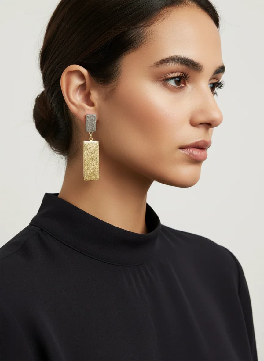 Altın Gümüş Renkli Geometrik Dikdörtgen Sarkıt Küpe