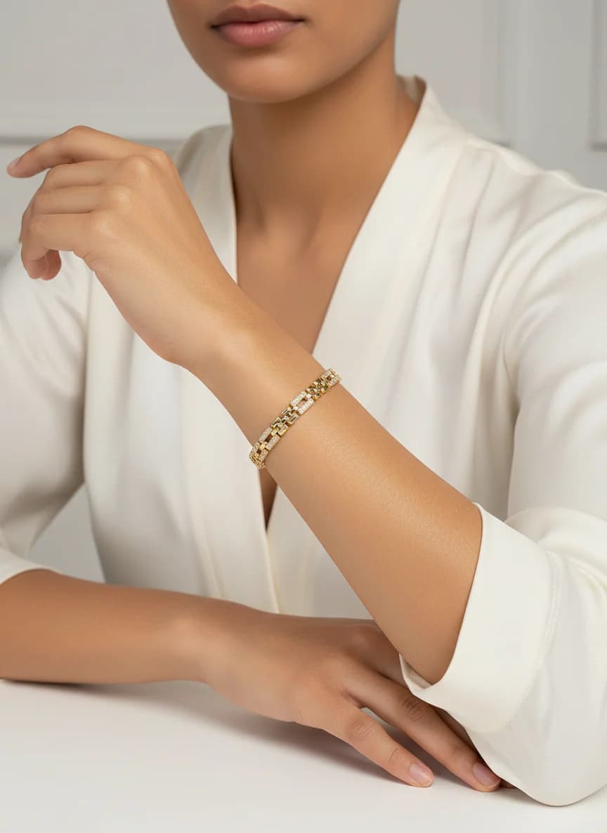 Altın Rengi Dikdörtgen Linkli Taşlı Kadın Bileklik