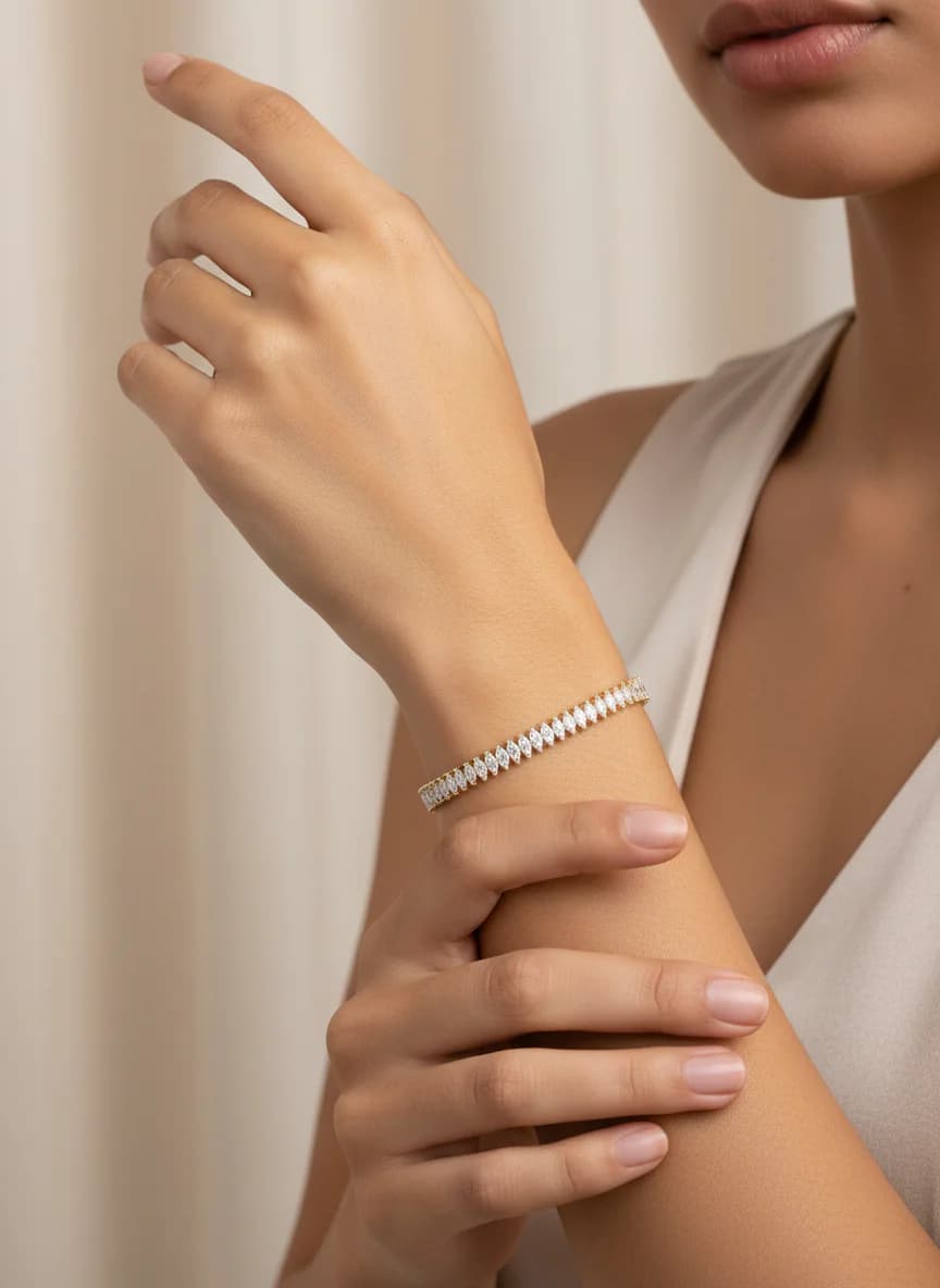 Markiz Kesim Zirkon Taşlı Altın Kaplama Bileklik