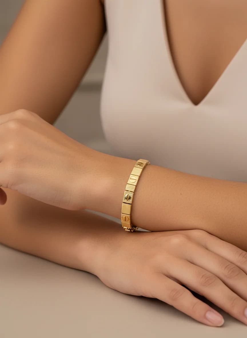 Altın Kaplama Modern Zincir Bileklik Vida Detaylı