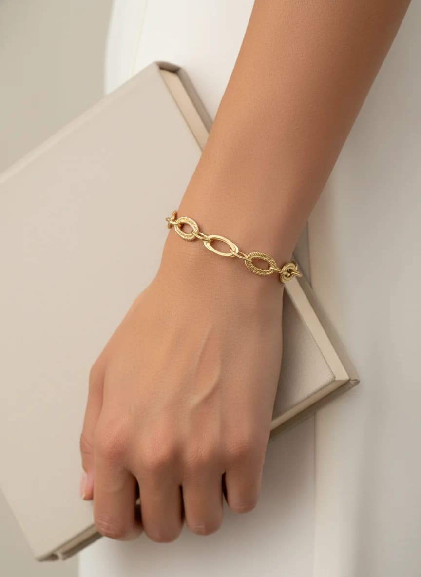 Altın Rengi Burgulu Oval Zincir Kolye