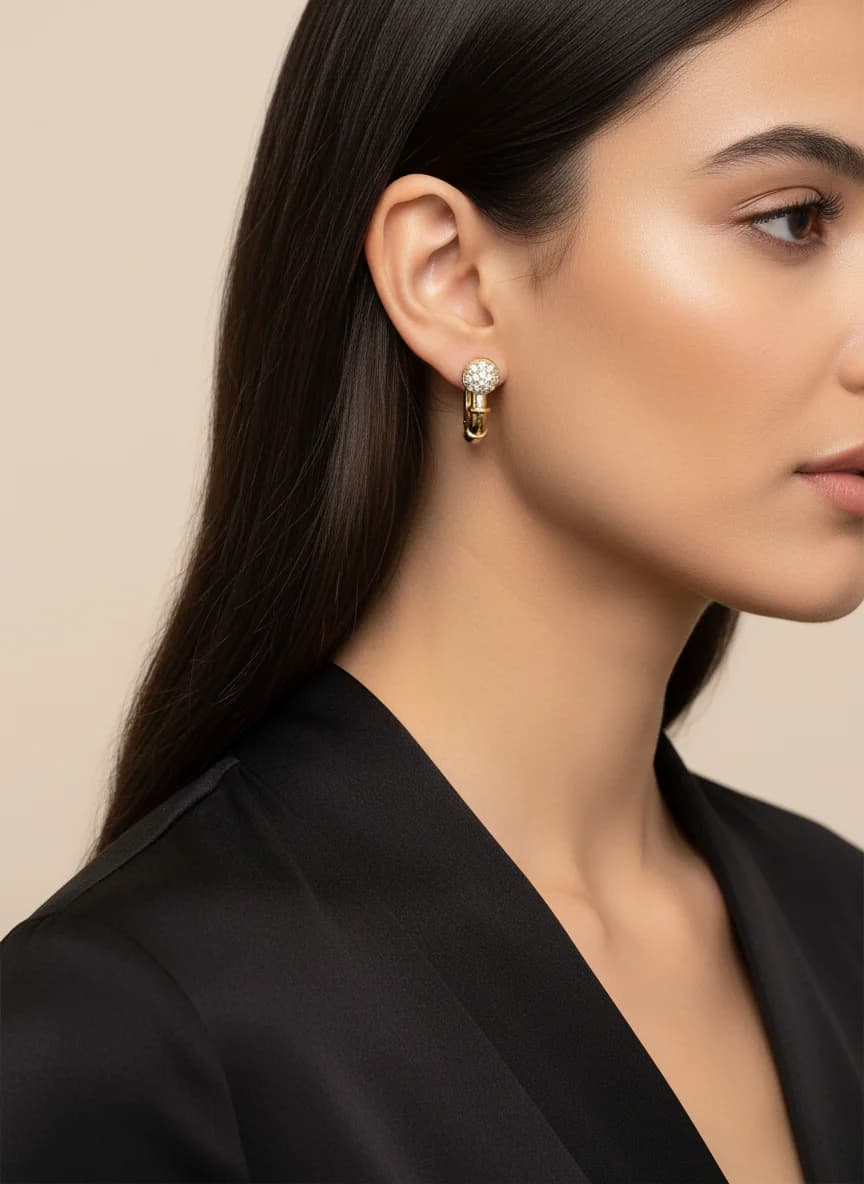 Altın Rengi Parlak Zirkon Taşlı Huggie Halka Küpe