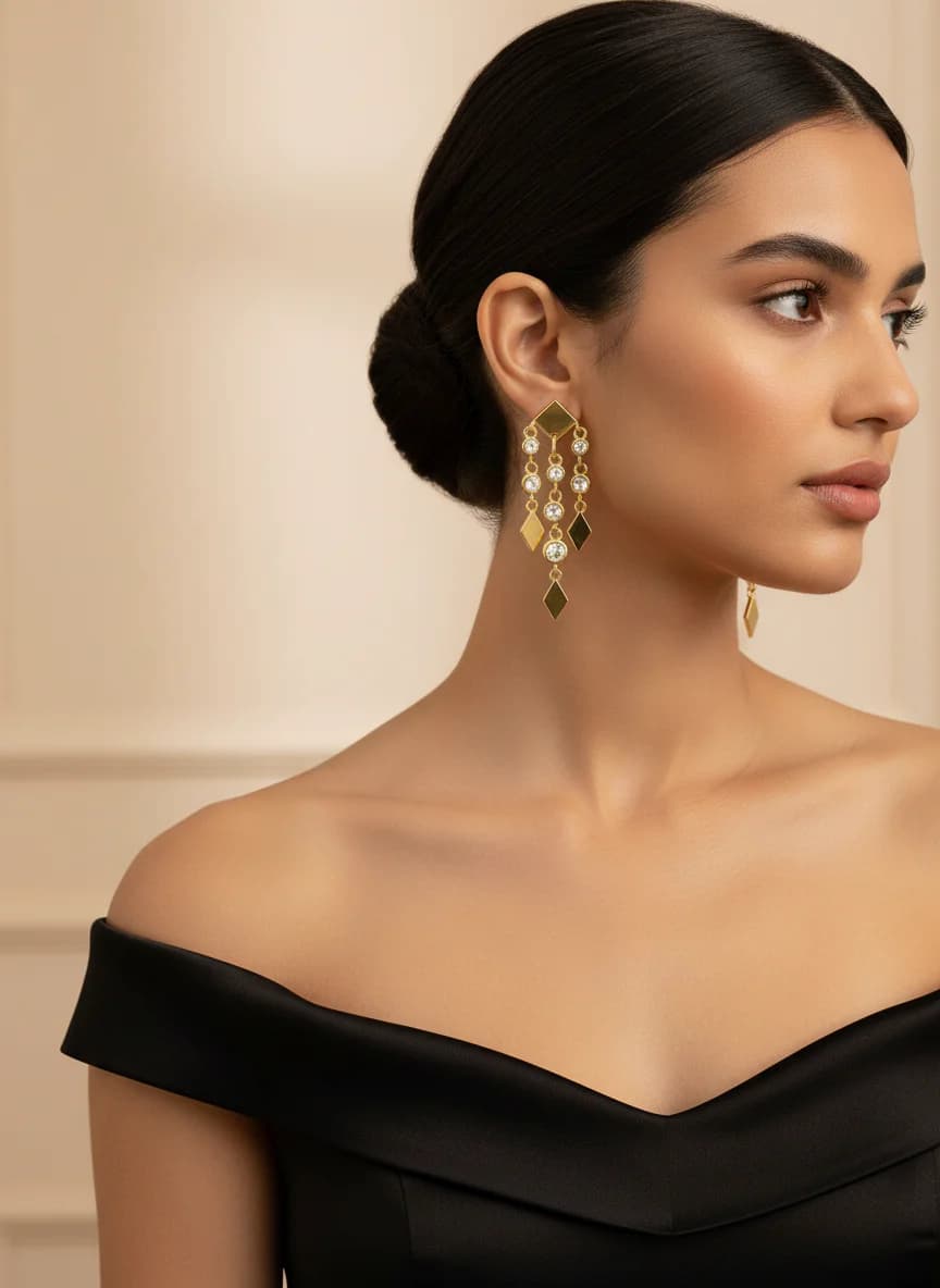 Altın Rengi Zirkon Taşlı Şık Sallantılı Küpe