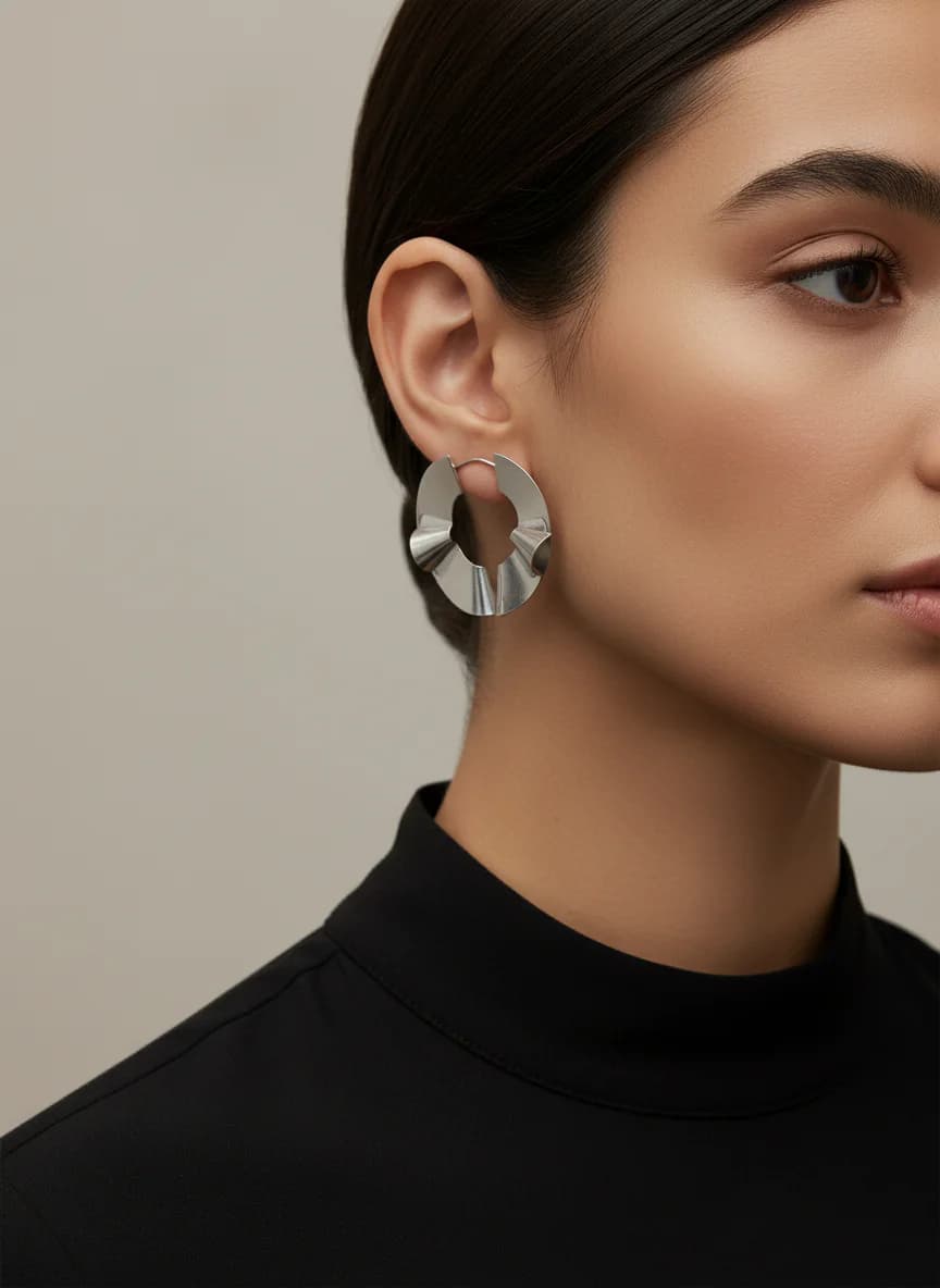 Piliseli C Model Gümüş Rengi Modern Kadın Küpe