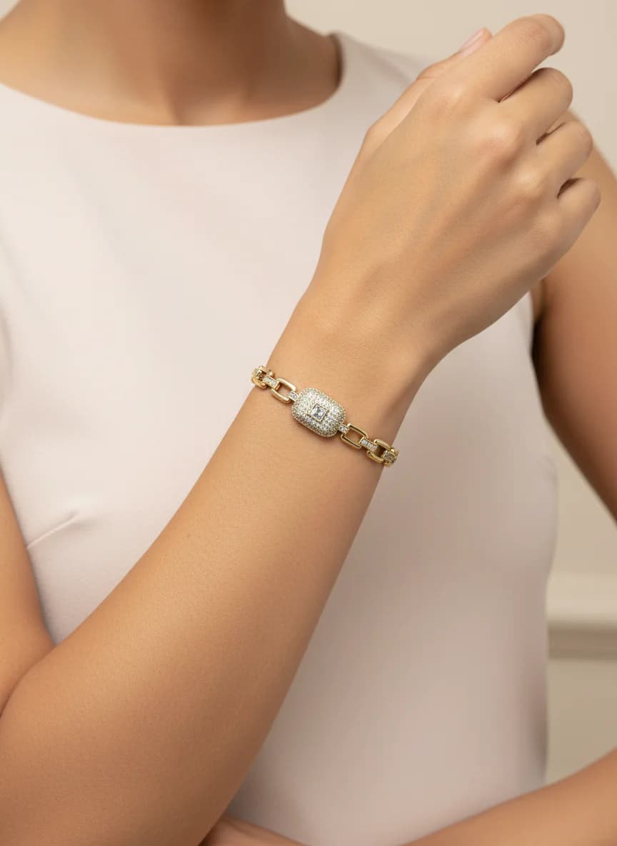 Altın Renkli Kare Zirkon Taşlı Şık Zincir Bileklik