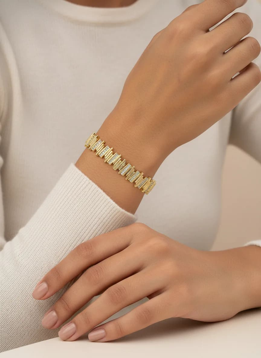 Modern Altın Rengi Zirkon Taşlı Kadın Bileklik