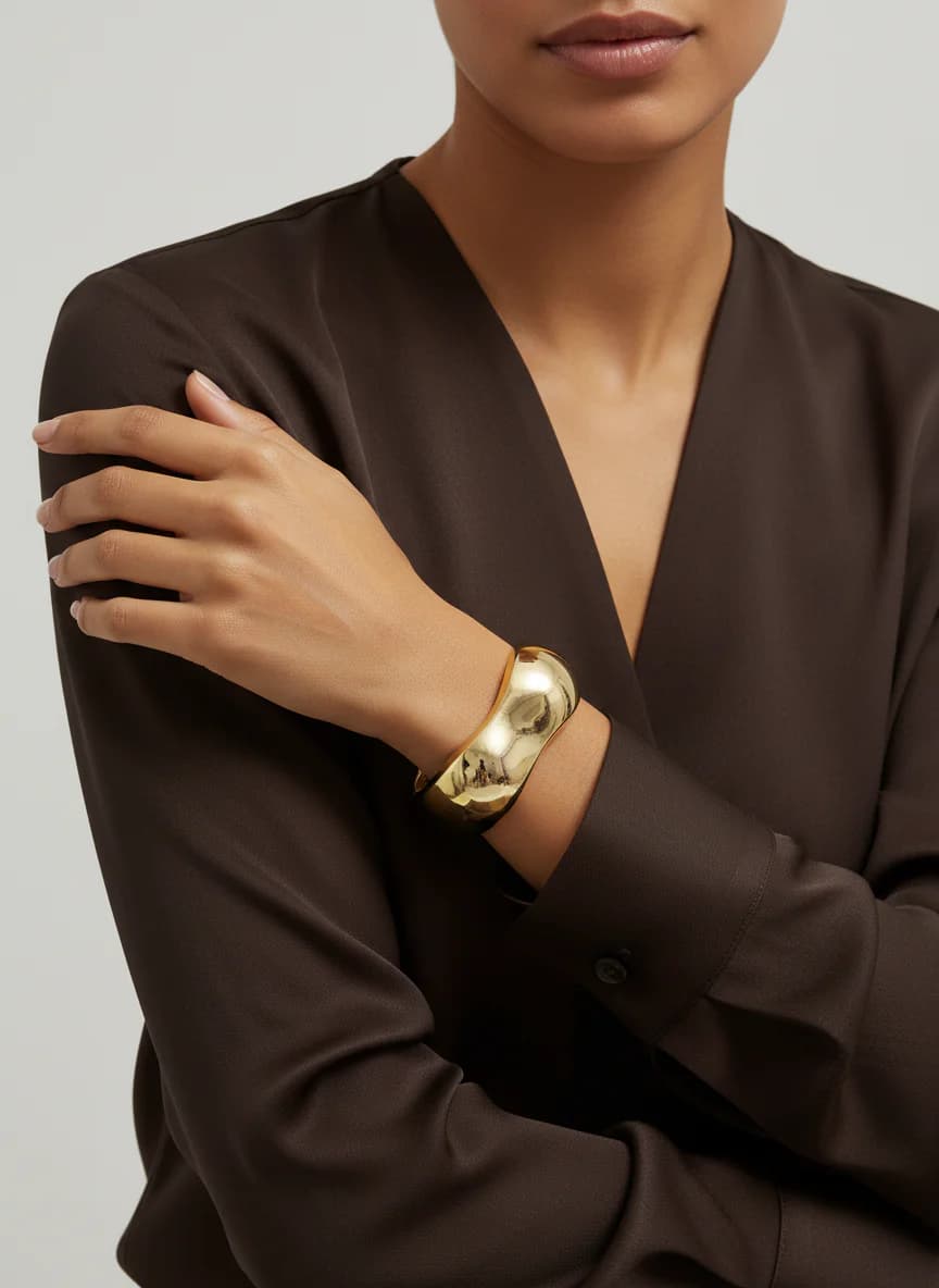 Şık Altın Rengi Dalgalı Modern Kelepçe Bileklik