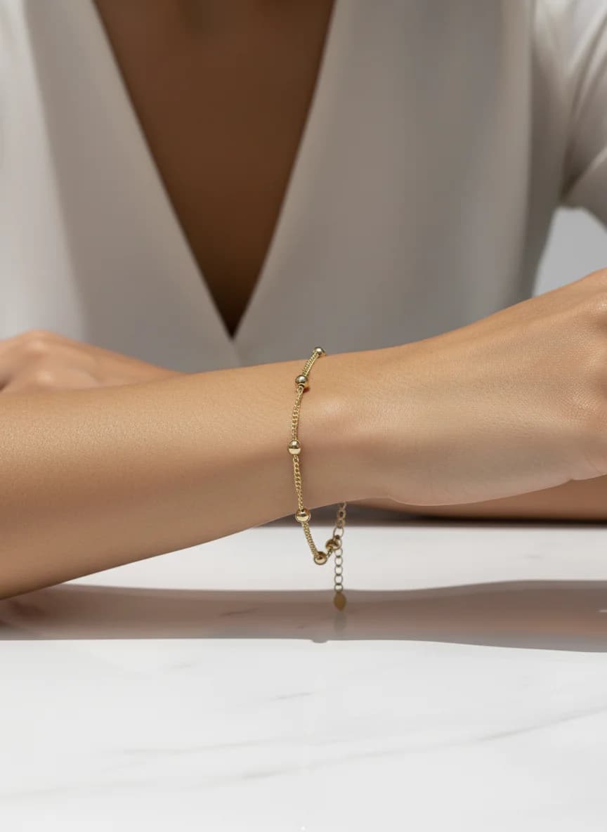 Zarif Altın Top Detaylı Zincir Bileklik - Kadın