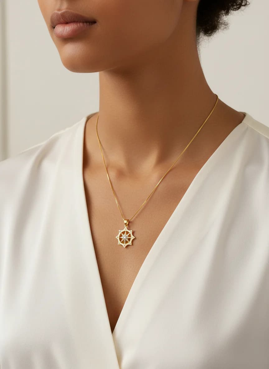Altın Rengi Pusula Yıldızı Kolye - Zirkon Taşlı Şık Zincir