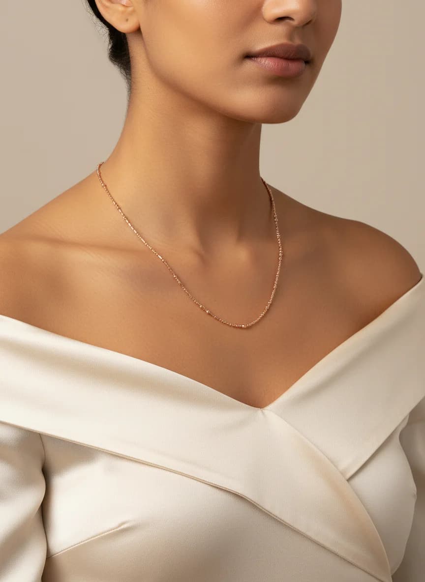 Rose Altın Top ve Çubuk Boncuklu Zarif Kolye