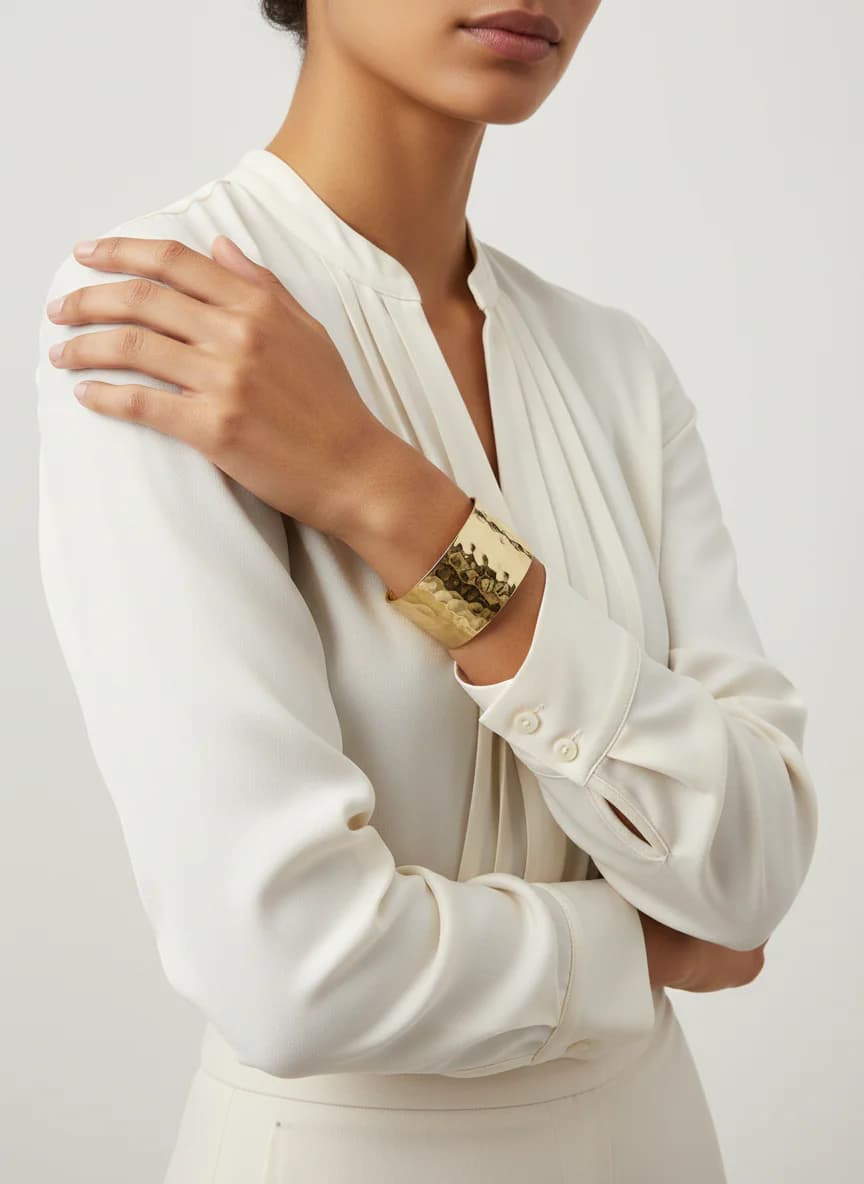 Geniş Altın Rengi Dövme Manşet Bileklik