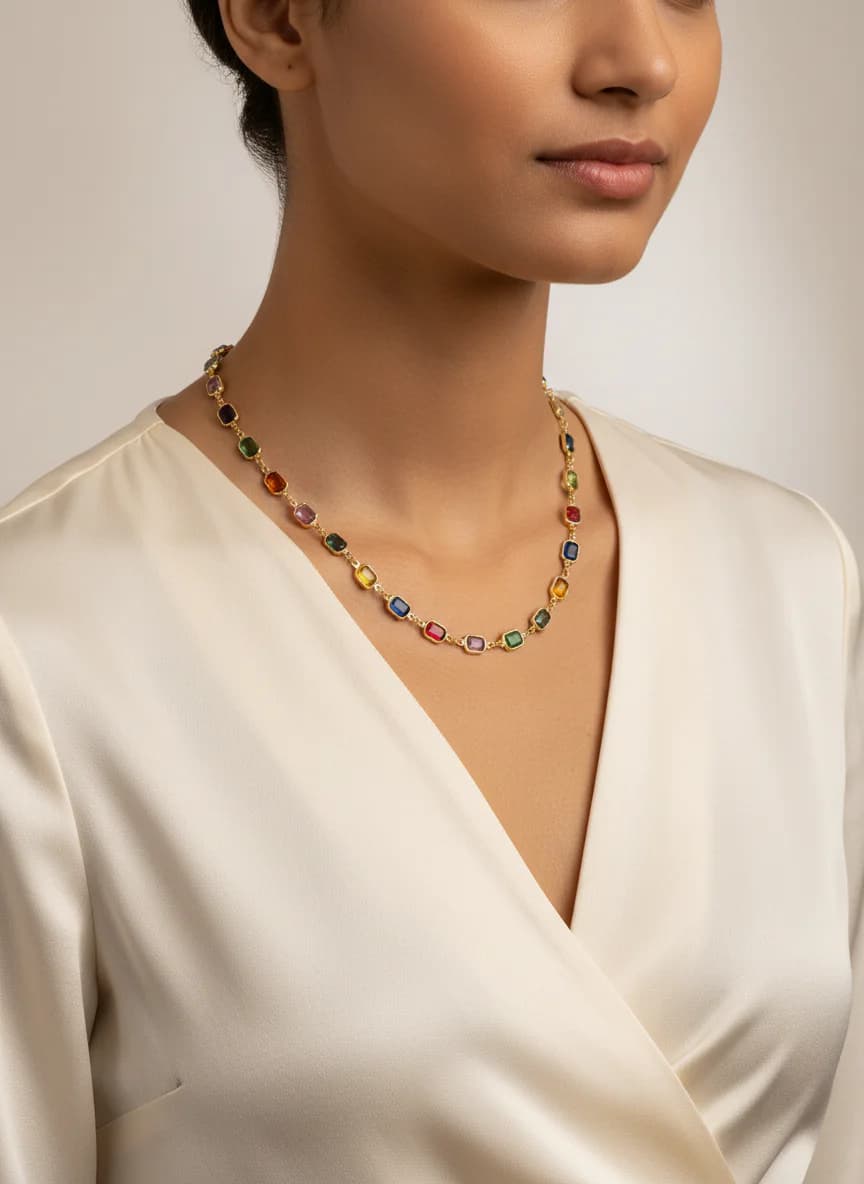 Renkli taşlı şık altın rengi kolye. 60 cm