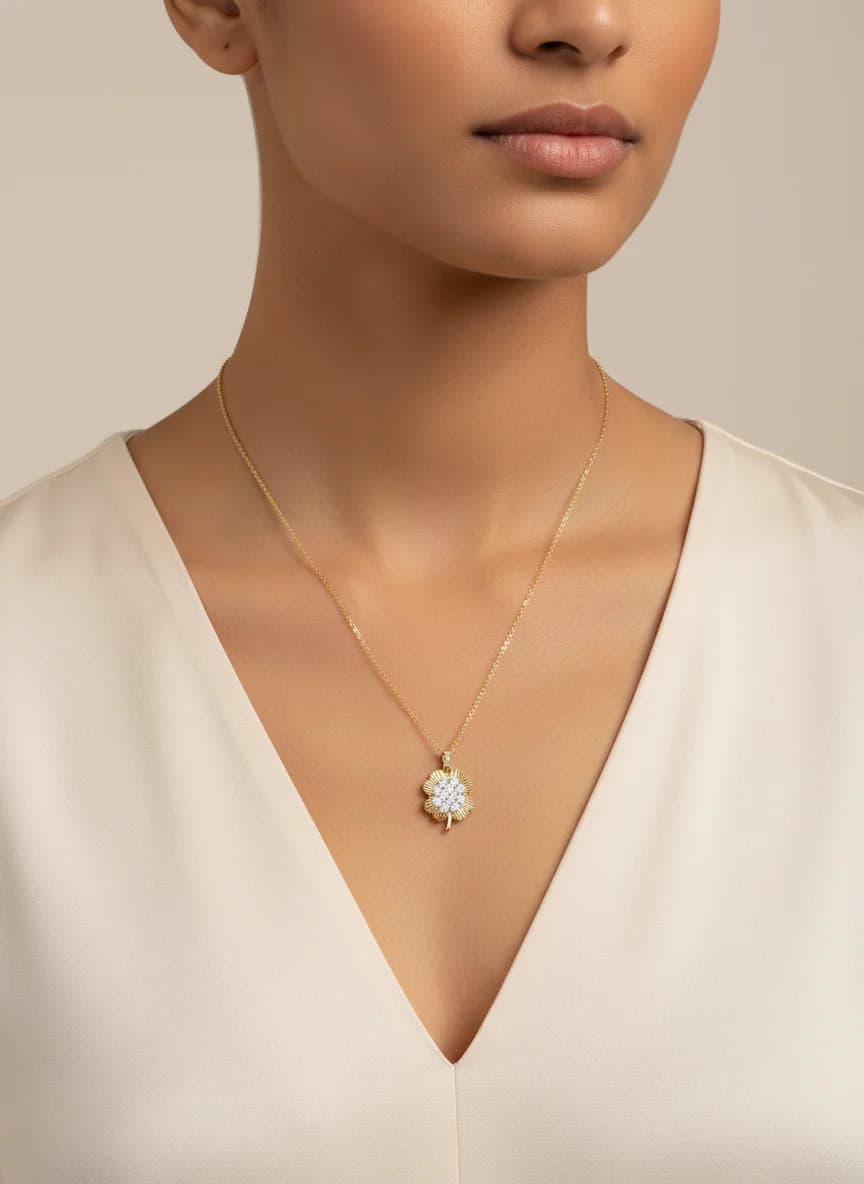 Altın Renk Dört Yapraklı Yonca Kolye Taşlı Şans Temalı