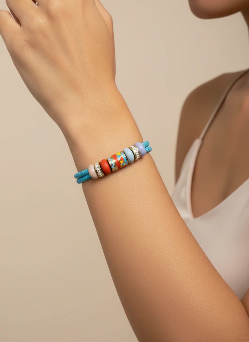 Renkli Boncuklu ve Taşlı Halat İpli Altın Detay Kadın Bileklik