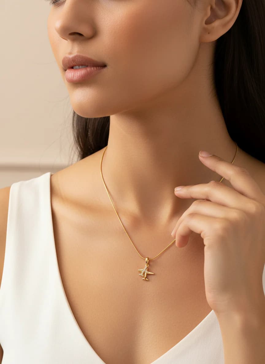 Altın Renk Taşlı Uçak Kolye - Seyahat Temalı Takı