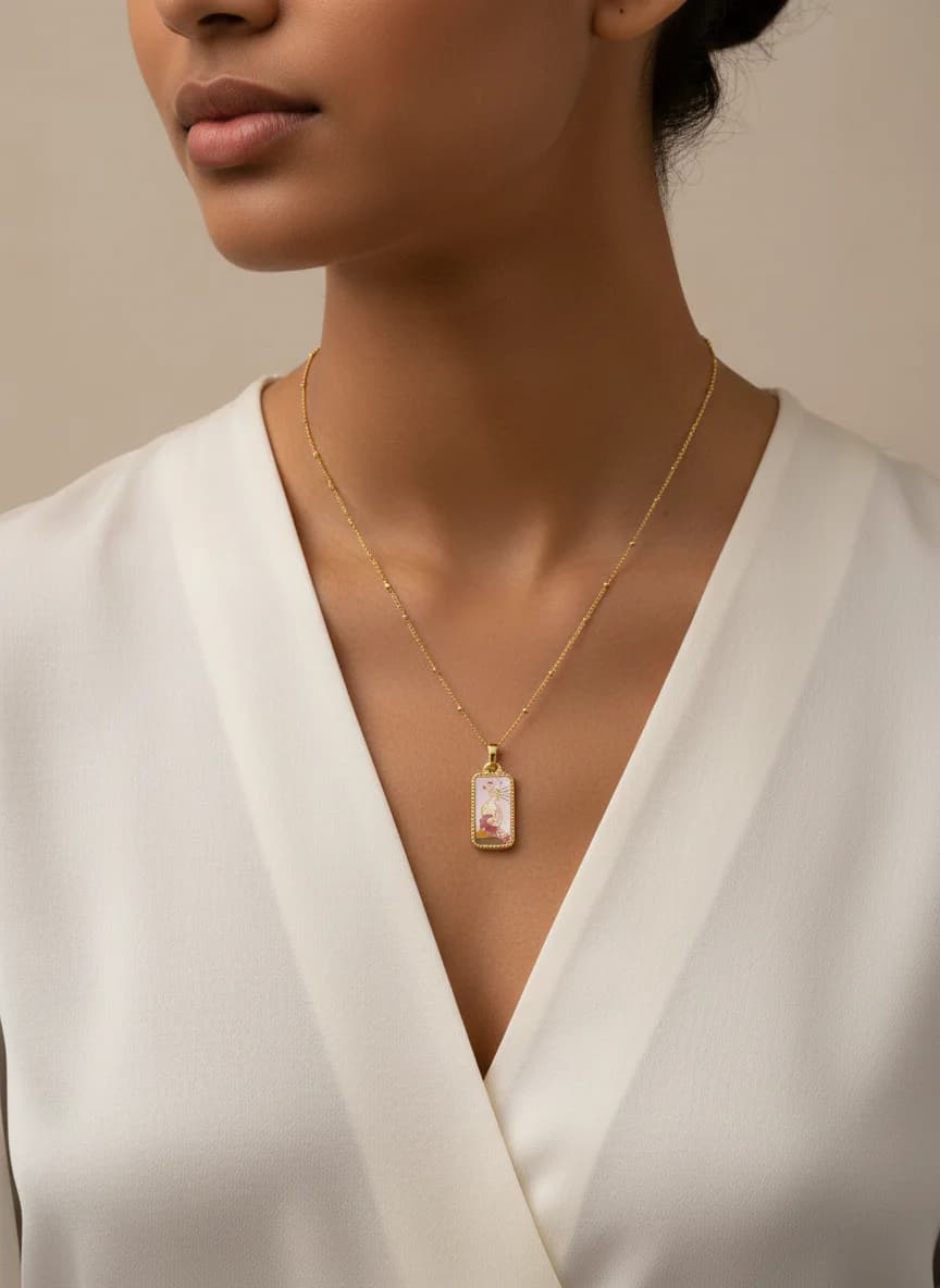 Zarif Altın Figürlü Boncuklu Zincir Kolye - Dog Tag