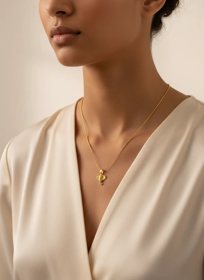 Zarif Altın Rengi Fil Kolye - Şık Zincirli Figür Kolye