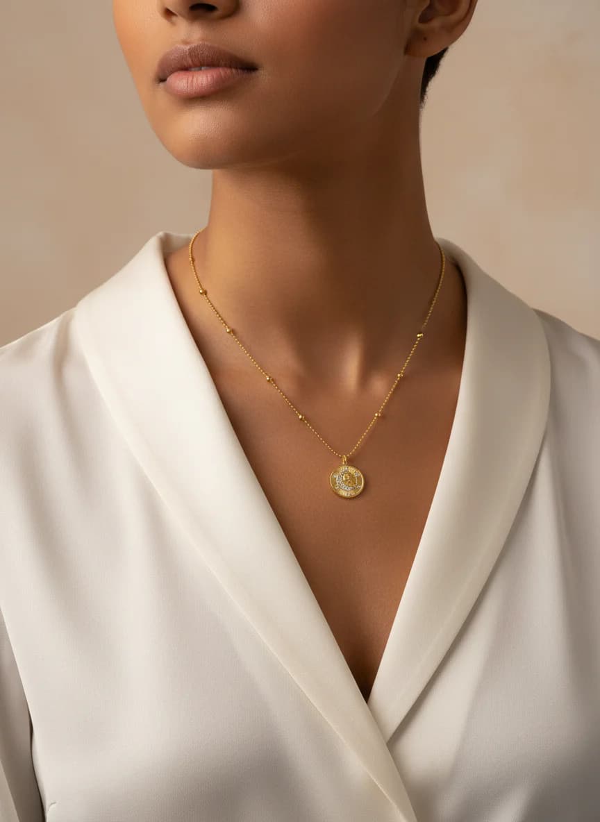 Ay Yıldız Taşlı Madalyon Altın Rengi Top Zincir Kolye