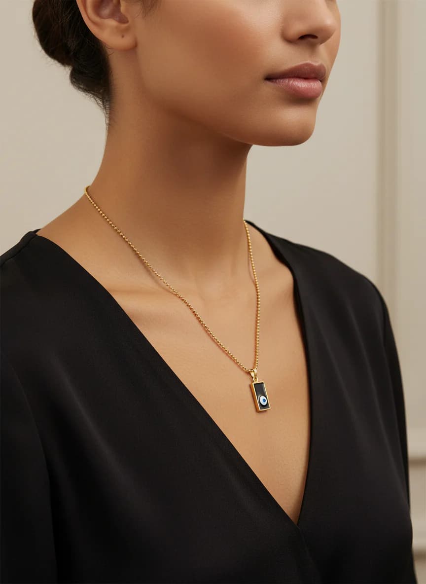 Altın Renk Nazar Boncuklu Dikdörtgen Kolye