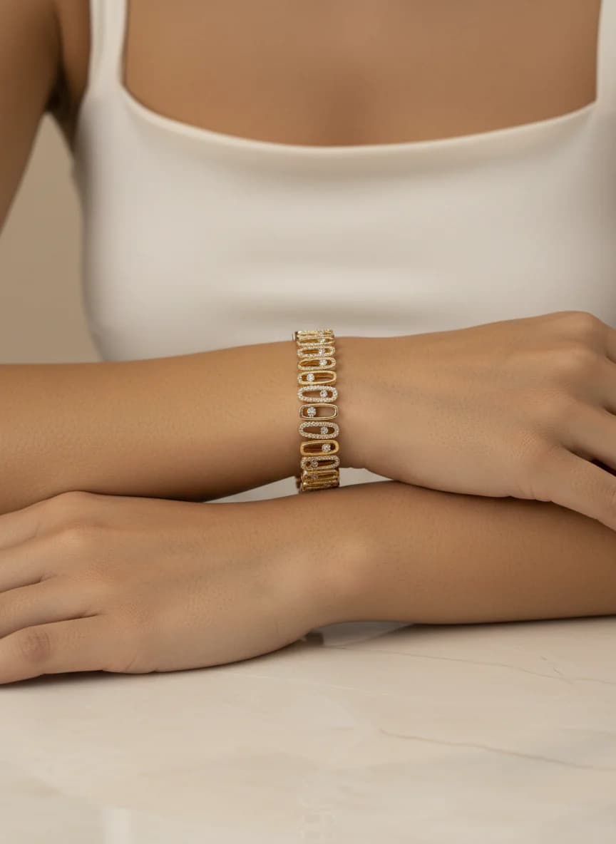 Altın Rengi Zirkon Taşlı Oval Tasarım Kadın Bileklik