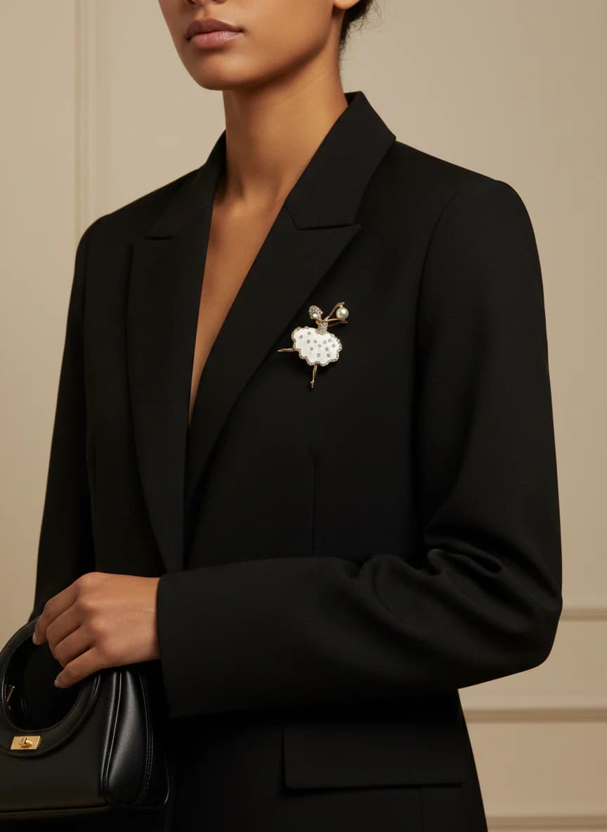 Zarif Balerin İnci ve Taşlı Altın Rengi Kadın Broşu