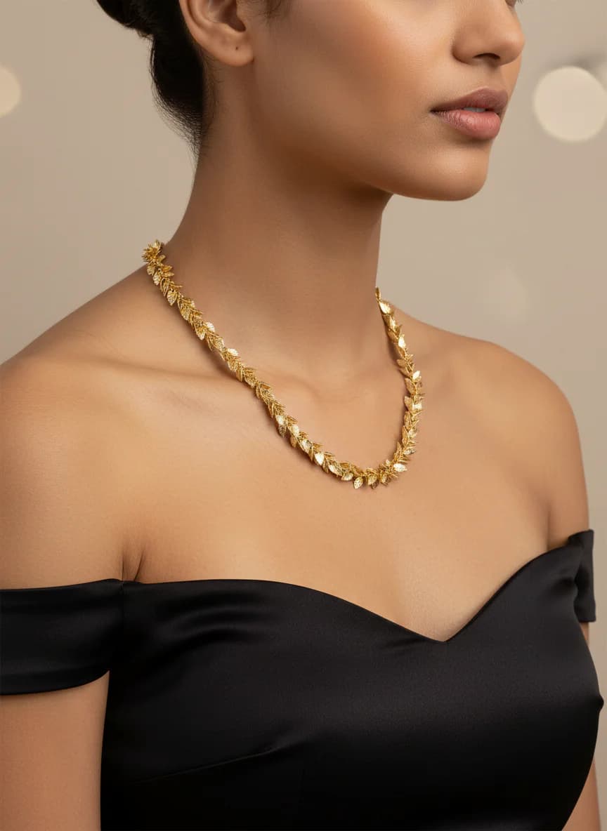 Zarif Altın Yaprak Tasarım Kolye - Kadın Kolyesi