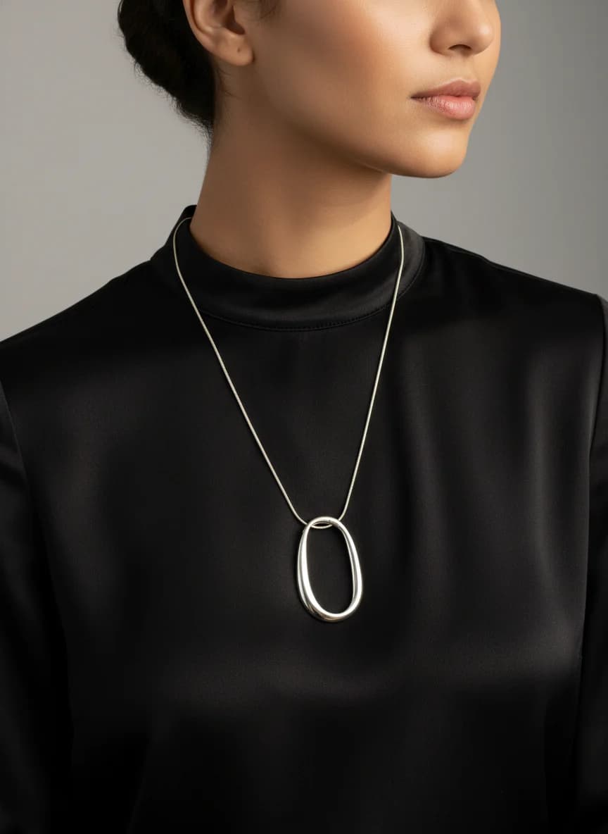 Gümüş Renk Minimalist Oval Uçlu Modern Yılan Kolye