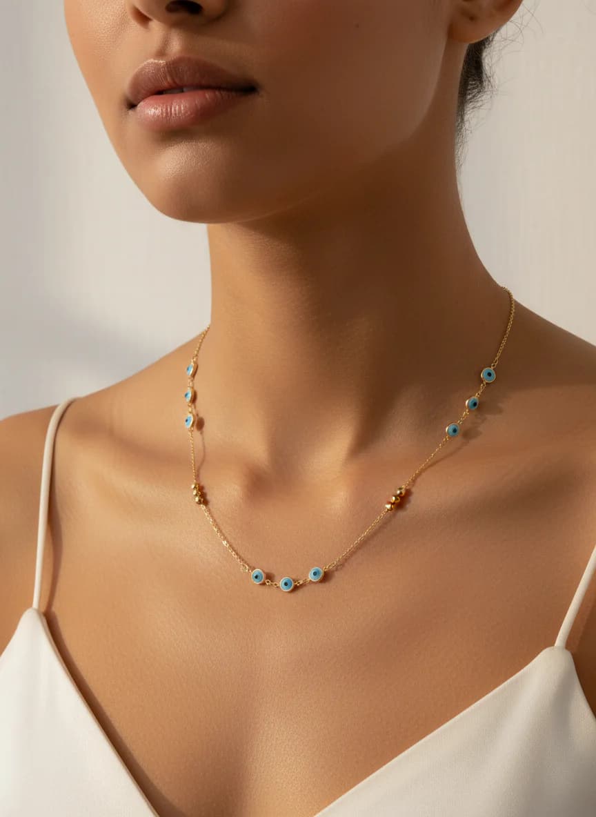 Altın Renkli Nazar Boncuklu Zarif Kolye