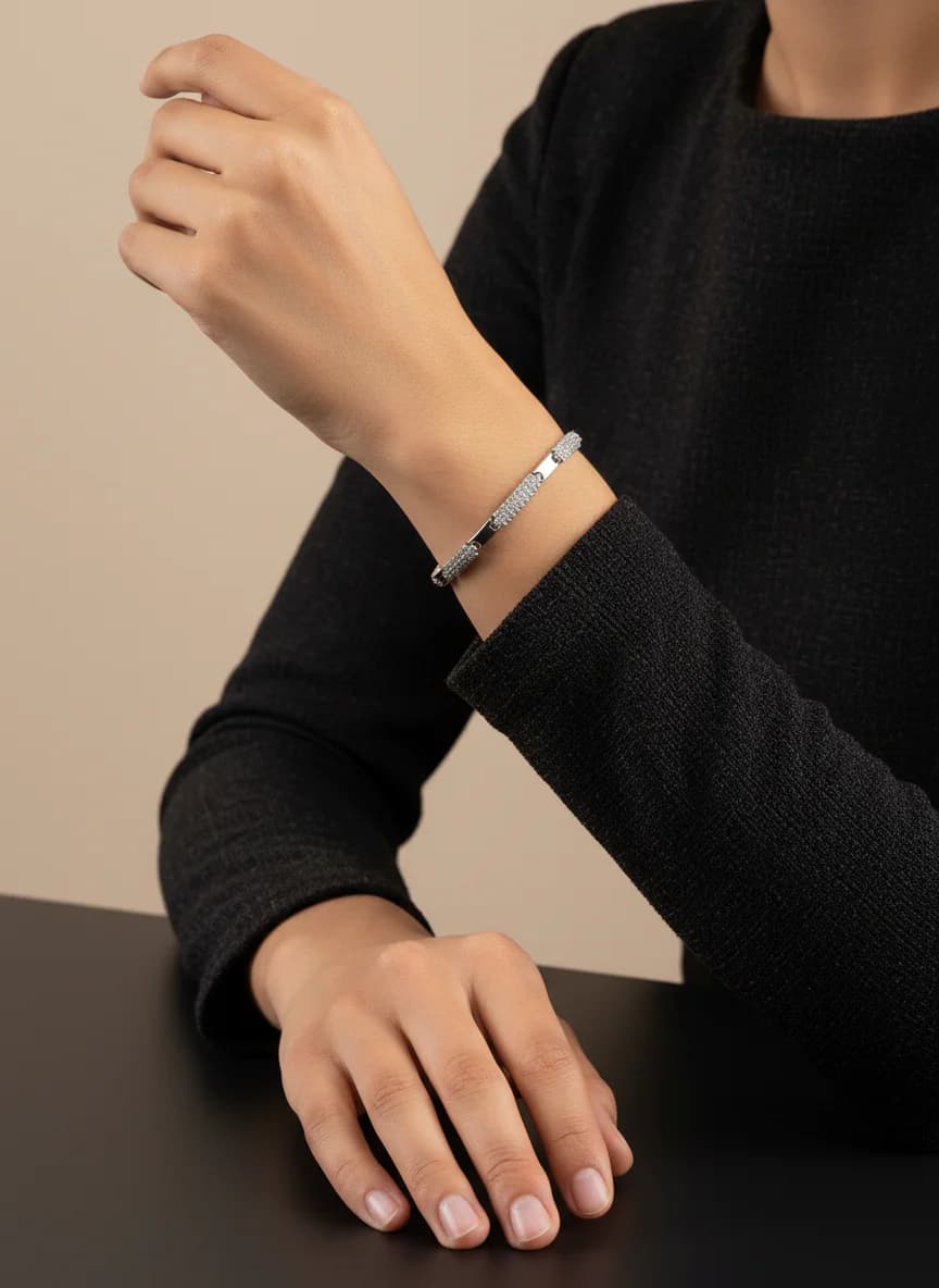 Gümüş Renkli Zirkon Taşlı Modern Şık Zincir Bileklik